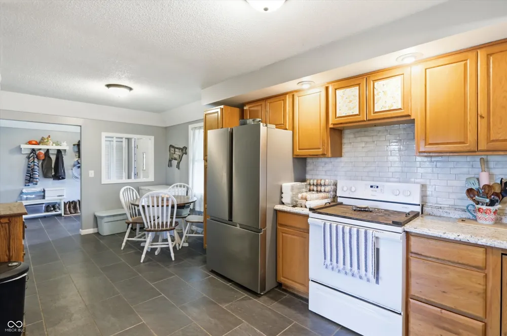 23 W 1400 Alexandria, IN 46001