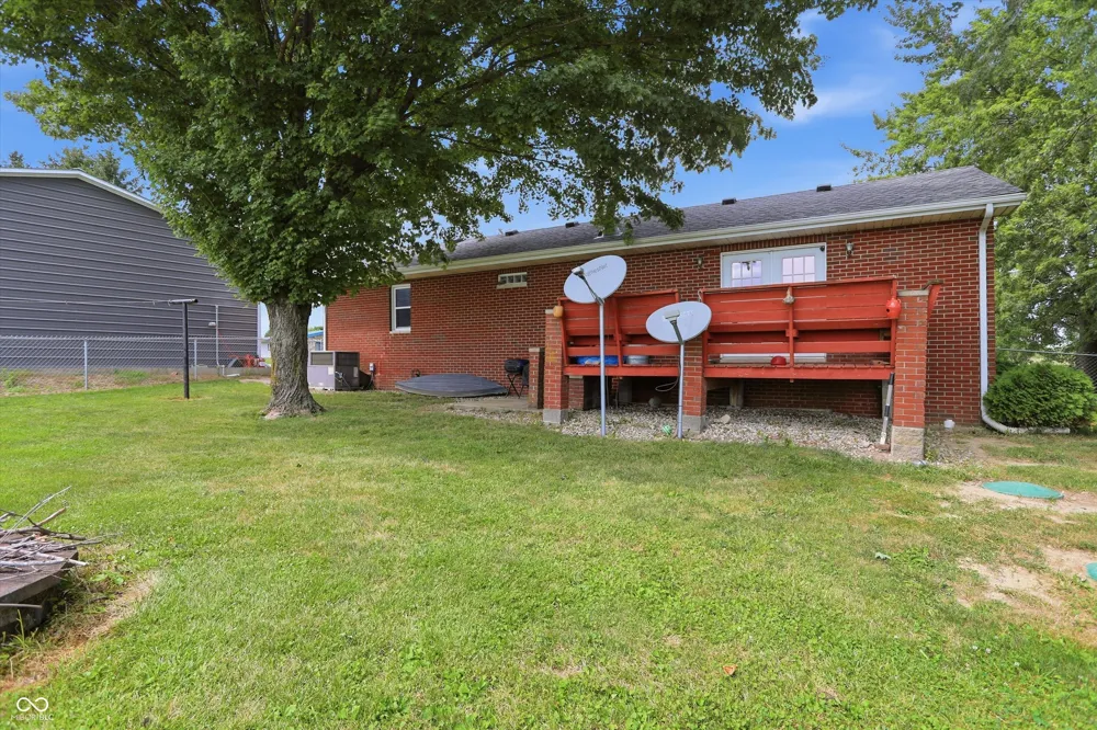 23 W 1400 Alexandria, IN 46001