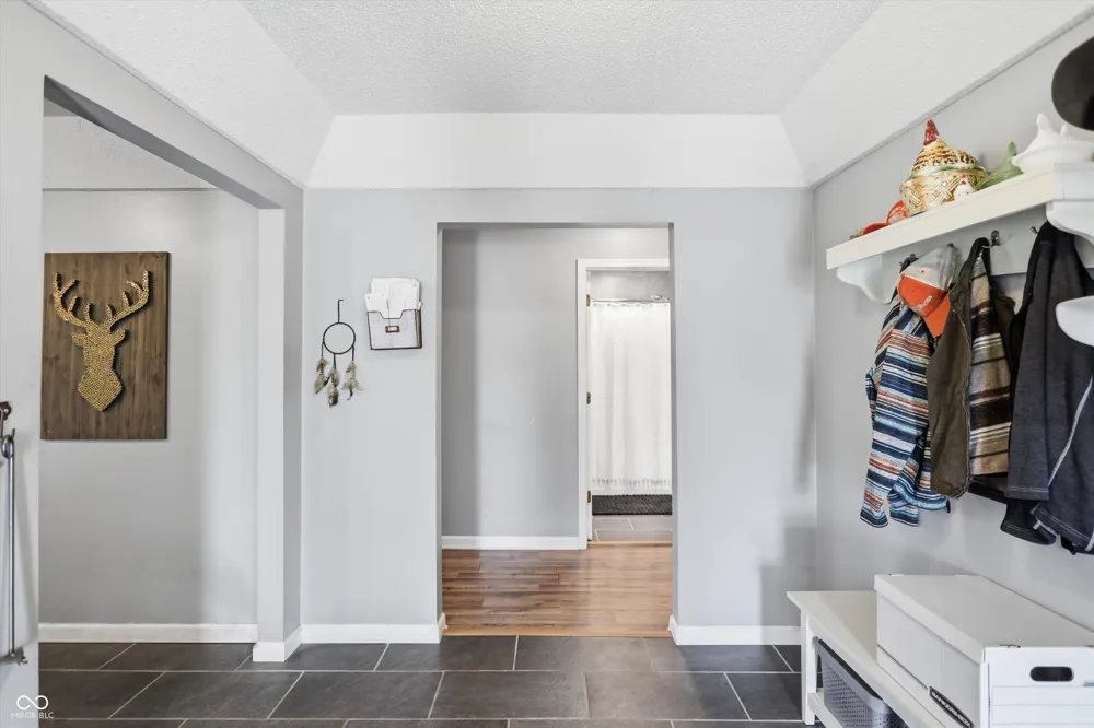 23 W 1400 Alexandria, IN 46001