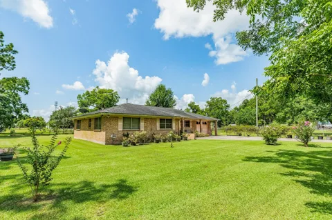 409 Red Oak Street