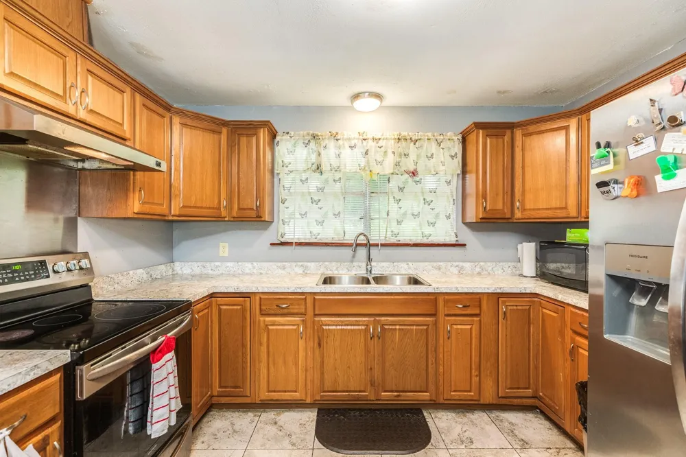 409 Red Oak Street Brazoria, TX 77422