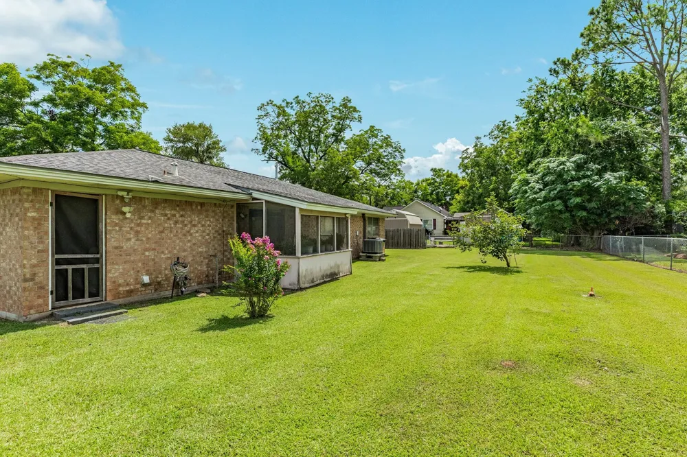 409 Red Oak Street Brazoria, TX 77422