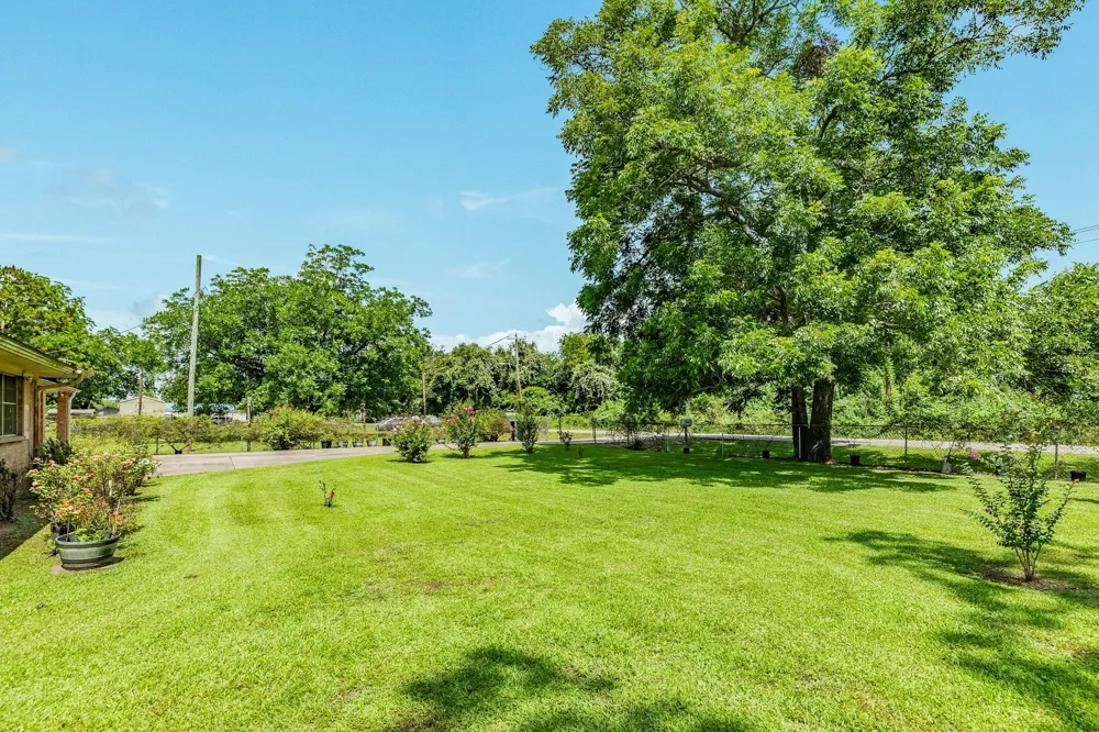 409 Red Oak Street Brazoria, TX 77422