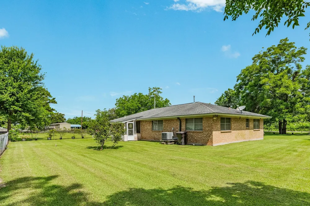 409 Red Oak Street Brazoria, TX 77422