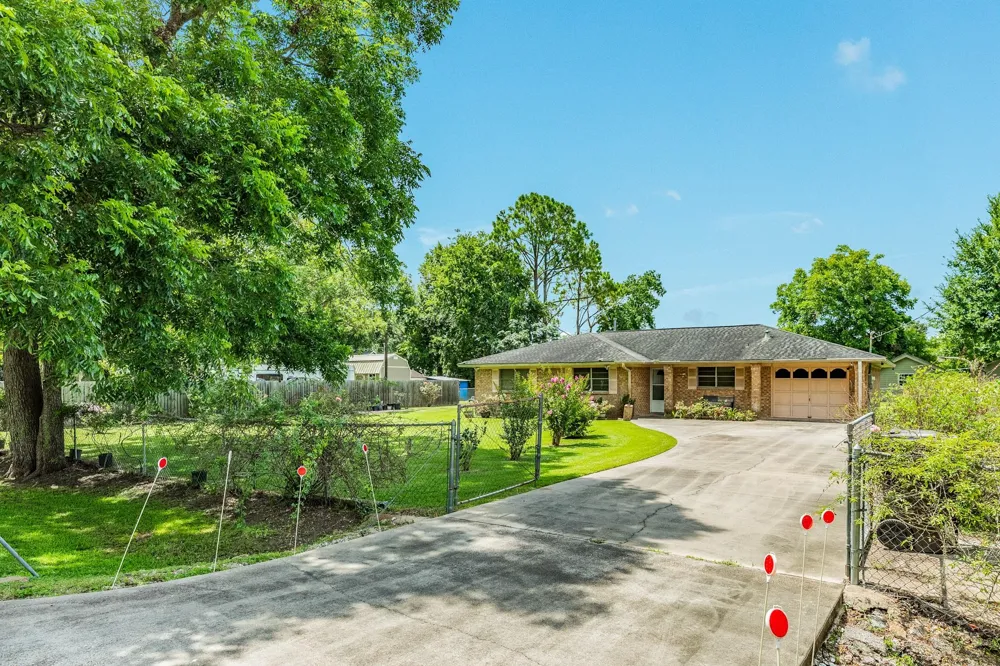 409 Red Oak Street Brazoria, TX 77422