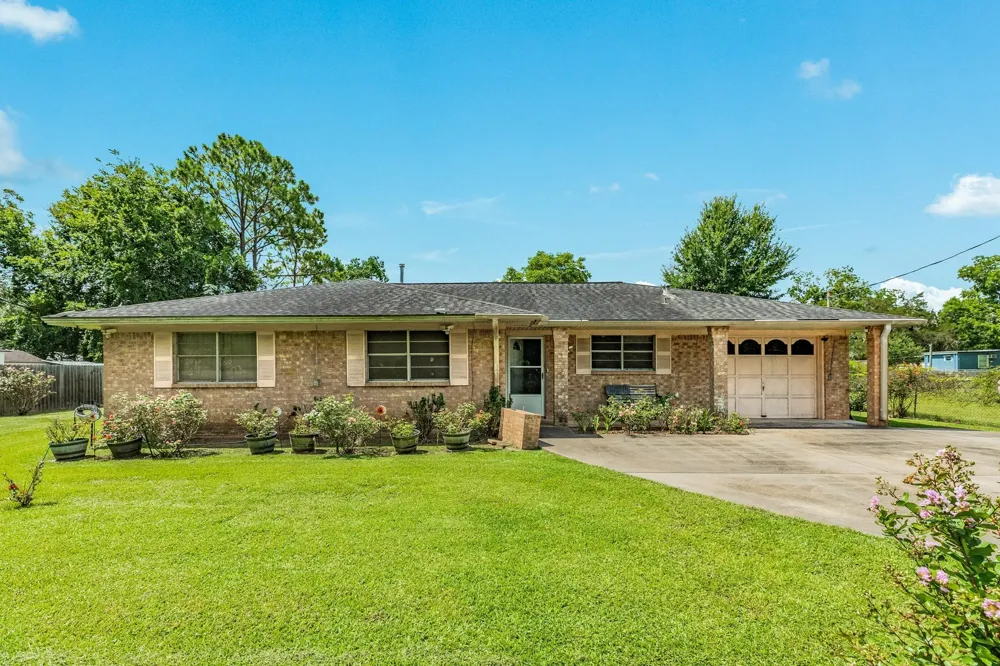 409 Red Oak Street Brazoria, TX 77422