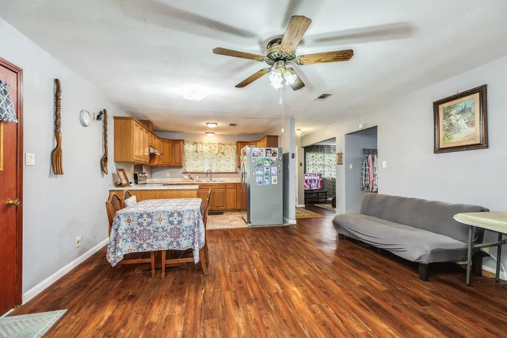 409 Red Oak Street Brazoria, TX 77422