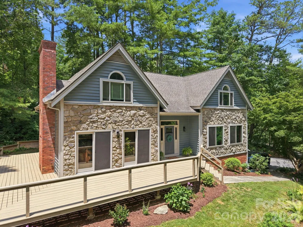 202 Riva Ridge Drive Fairview, NC 28730