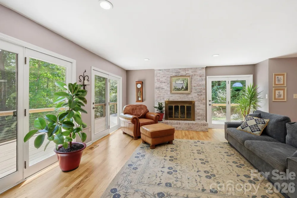 202 Riva Ridge Drive Fairview, NC 28730