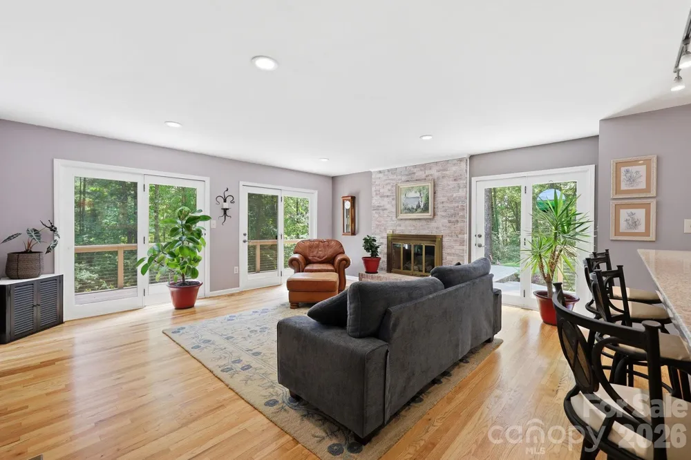 202 Riva Ridge Drive Fairview, NC 28730