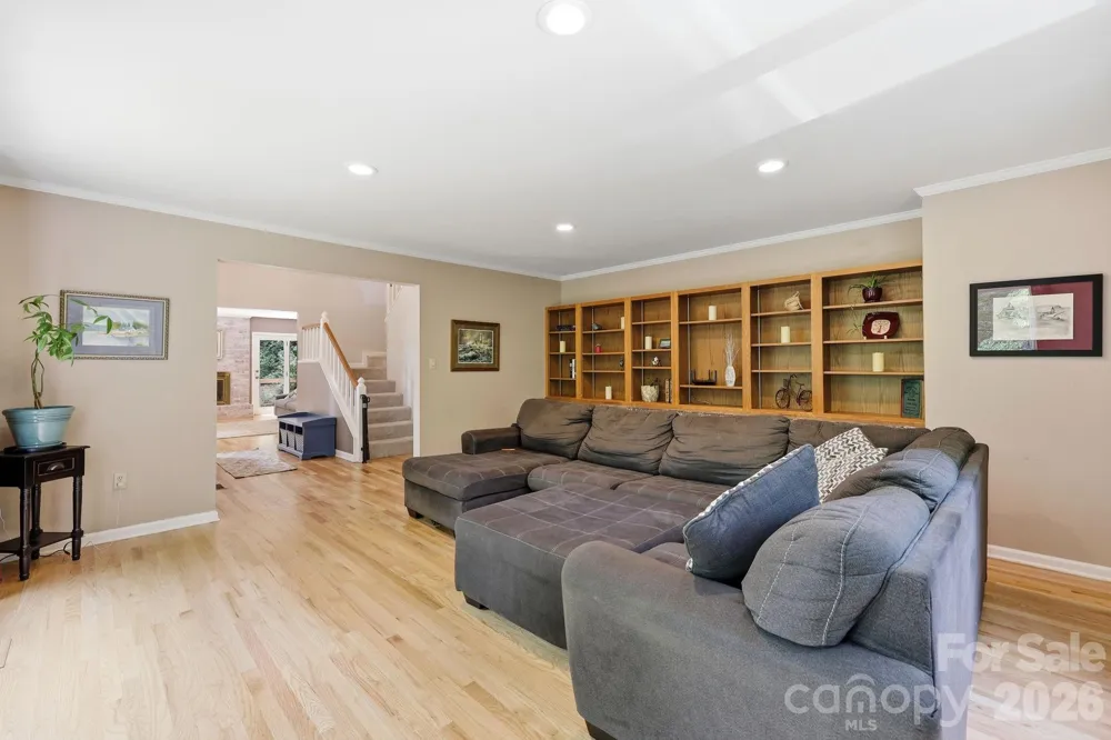 202 Riva Ridge Drive Fairview, NC 28730