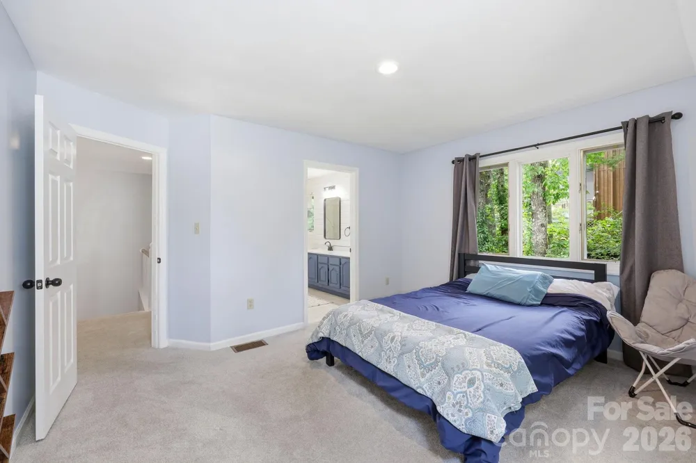 202 Riva Ridge Drive Fairview, NC 28730