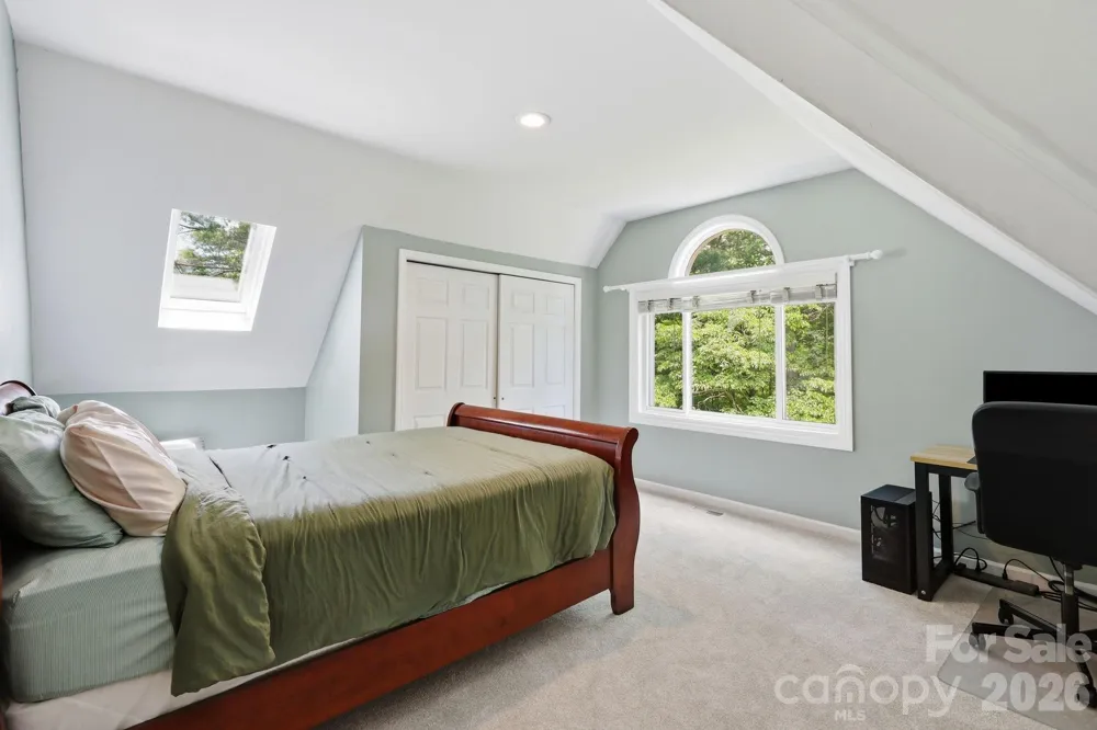 202 Riva Ridge Drive Fairview, NC 28730