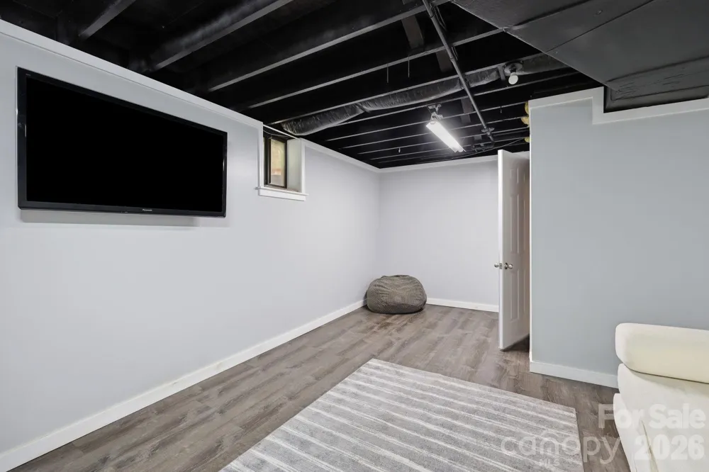 202 Riva Ridge Drive Fairview, NC 28730