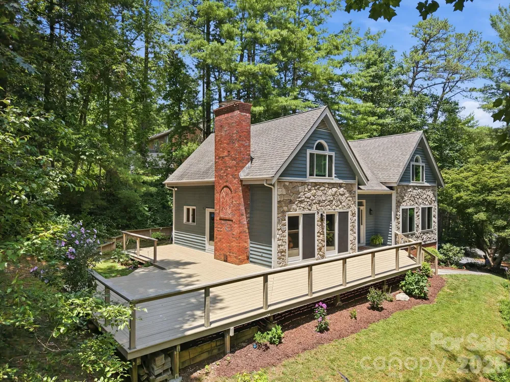 202 Riva Ridge Drive Fairview, NC 28730