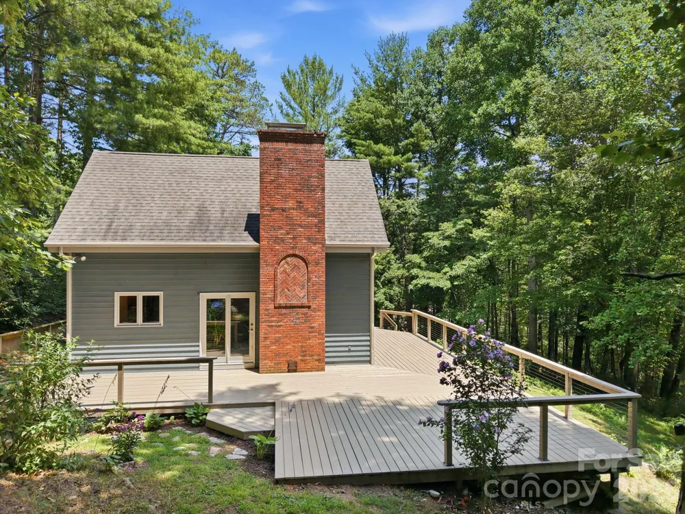 202 Riva Ridge Drive Fairview, NC 28730