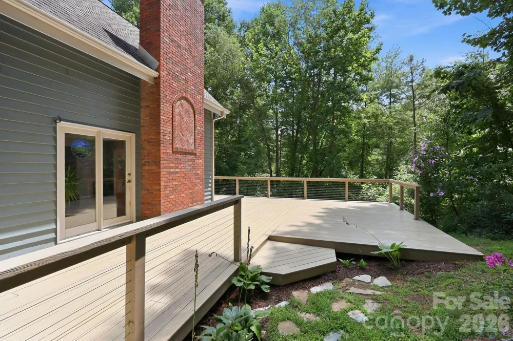 202 Riva Ridge Drive Fairview, NC 28730