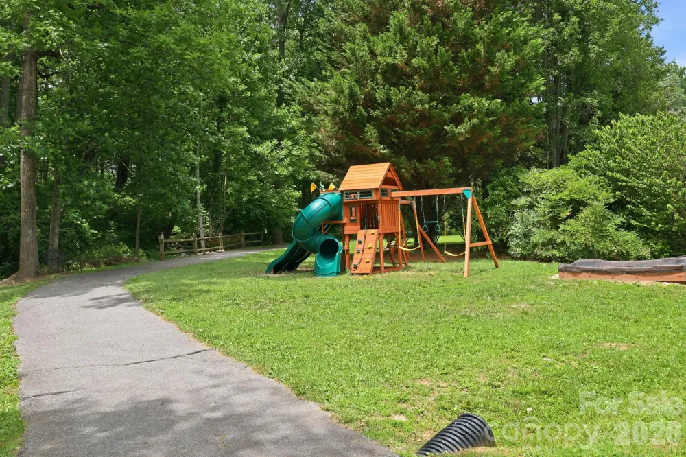 202 Riva Ridge Drive Fairview, NC 28730