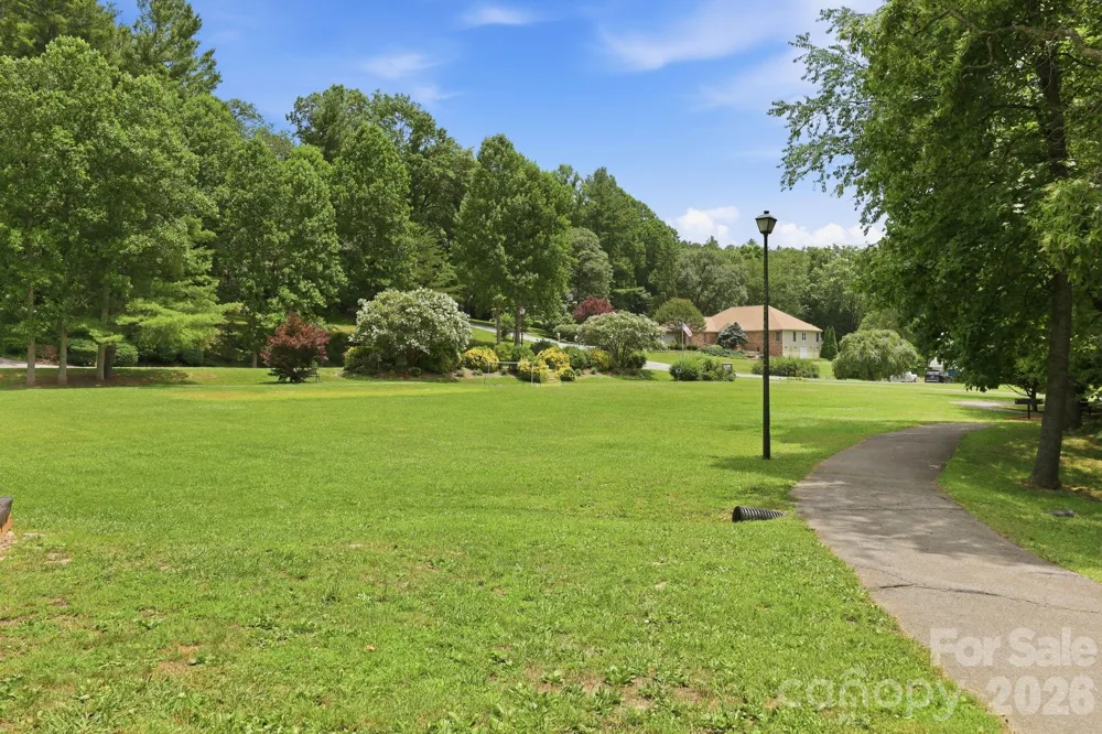 202 Riva Ridge Drive Fairview, NC 28730