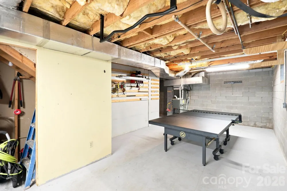 202 Riva Ridge Drive Fairview, NC 28730