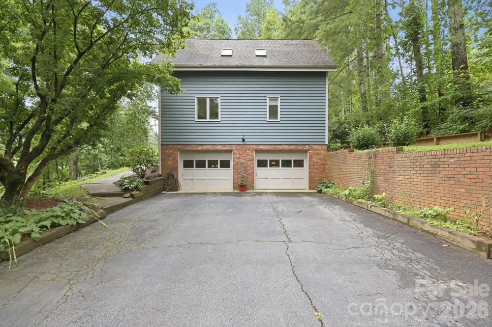 202 Riva Ridge Drive Fairview, NC 28730
