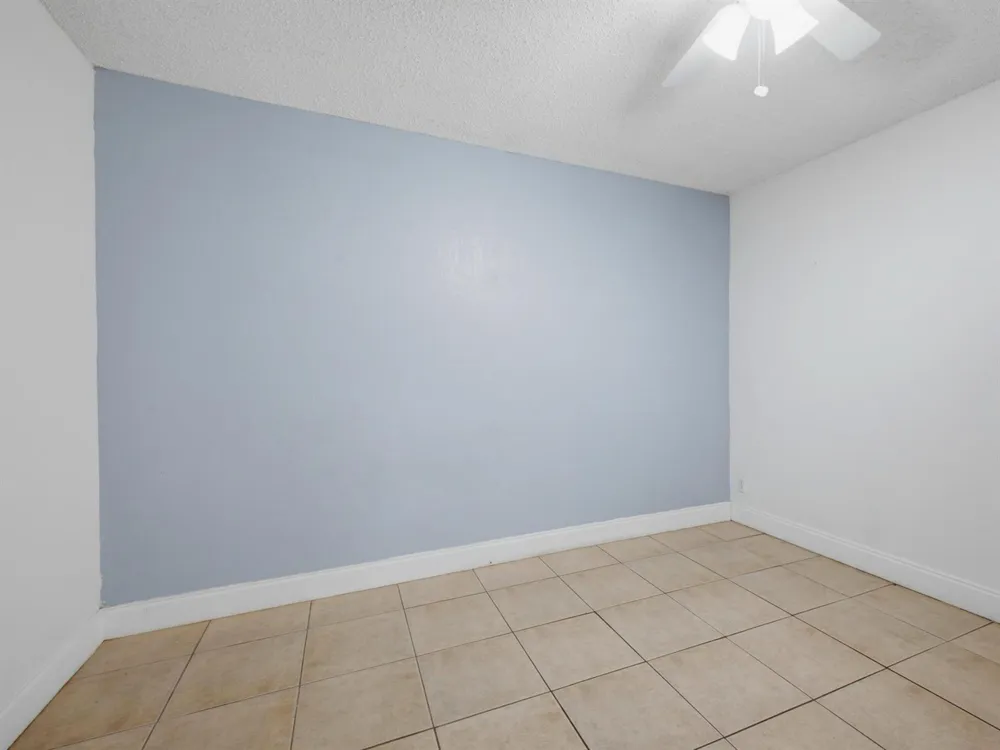 105 Woodland Road Palm Springs, FL 33461