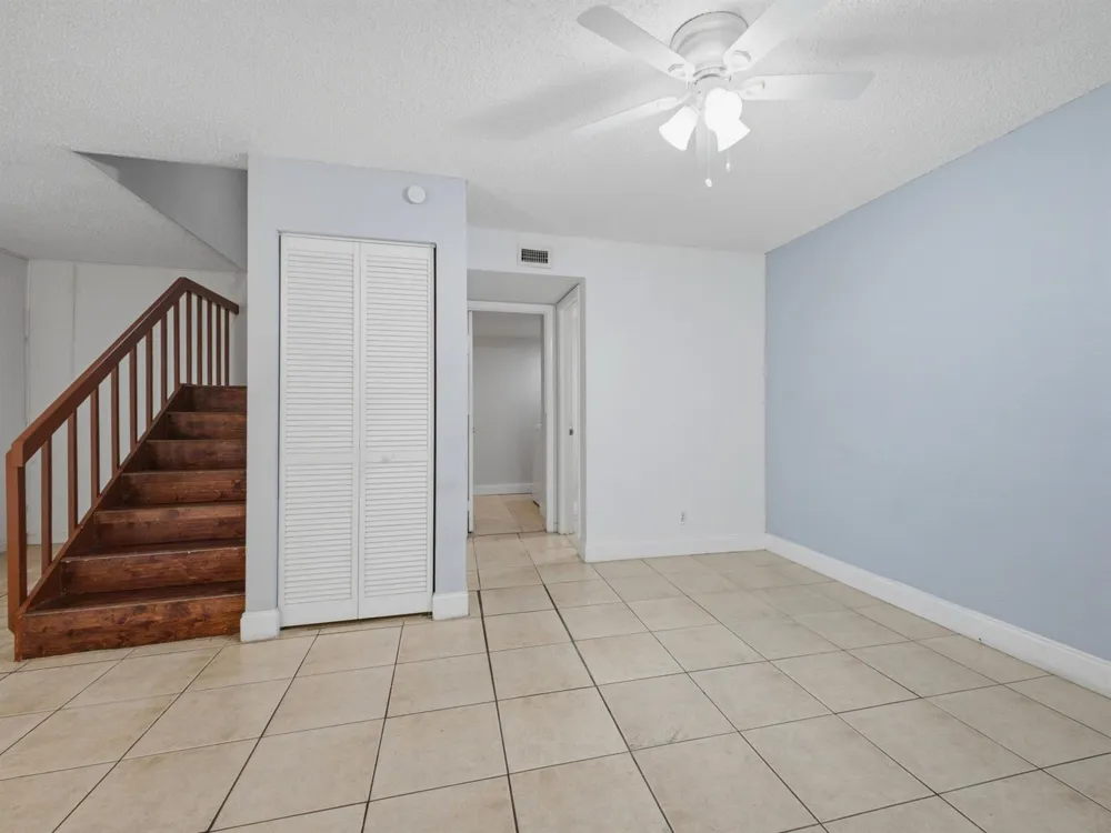 105 Woodland Road Palm Springs, FL 33461