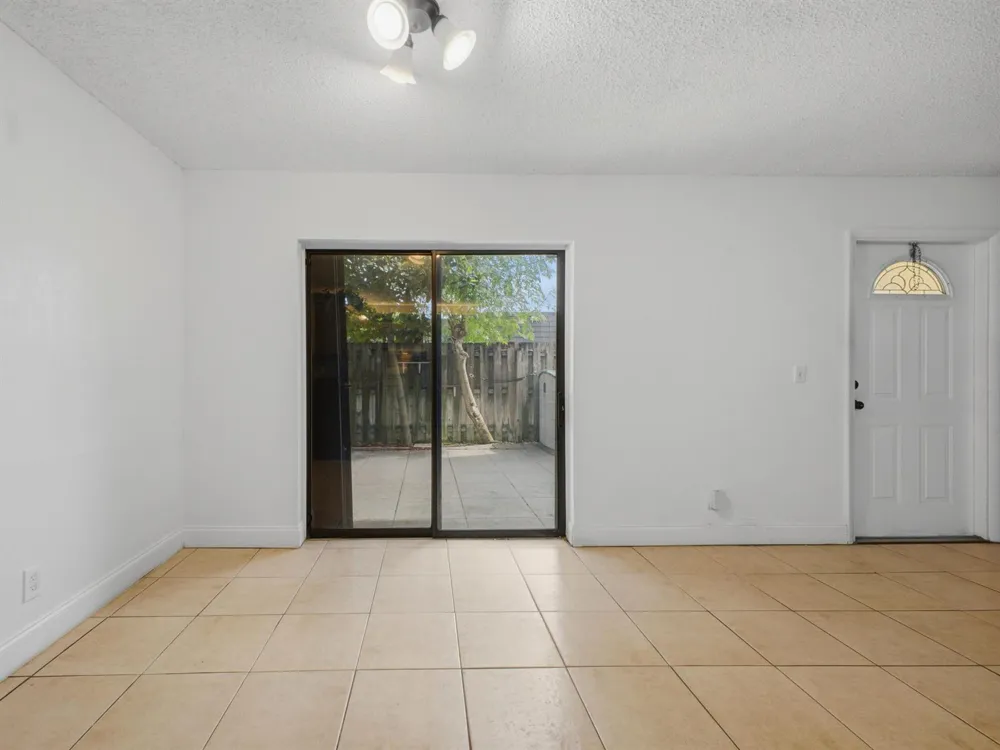 105 Woodland Road Palm Springs, FL 33461