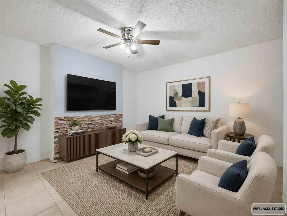 105 Woodland Road Palm Springs, FL 33461