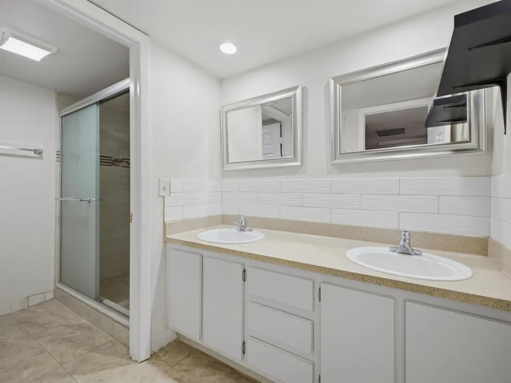 105 Woodland Road Palm Springs, FL 33461