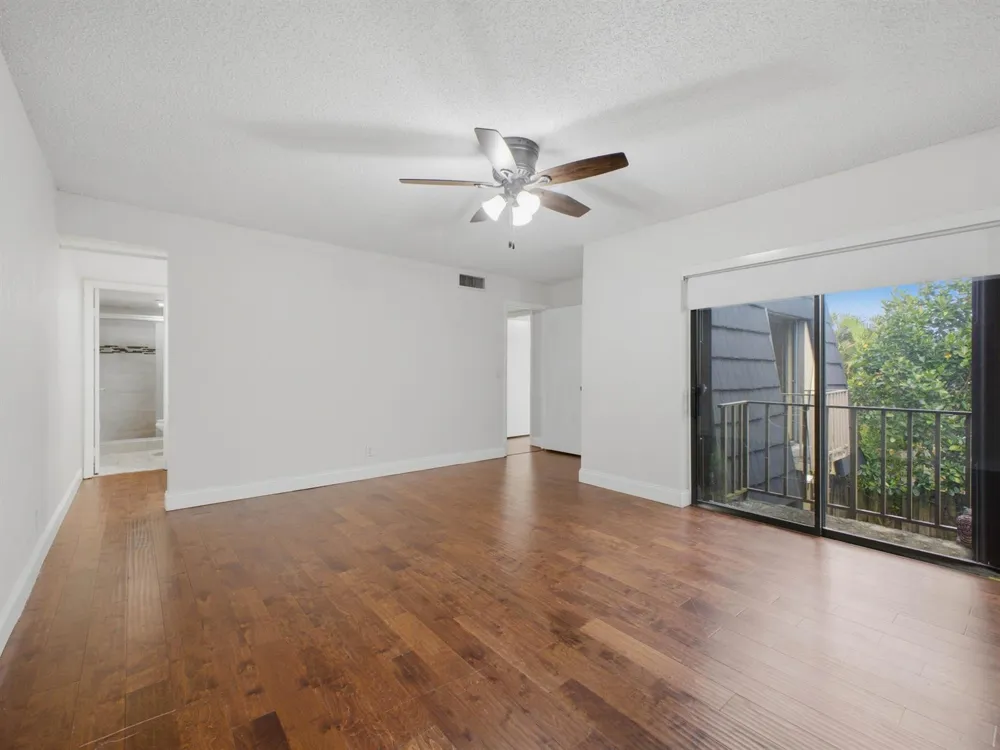 105 Woodland Road Palm Springs, FL 33461
