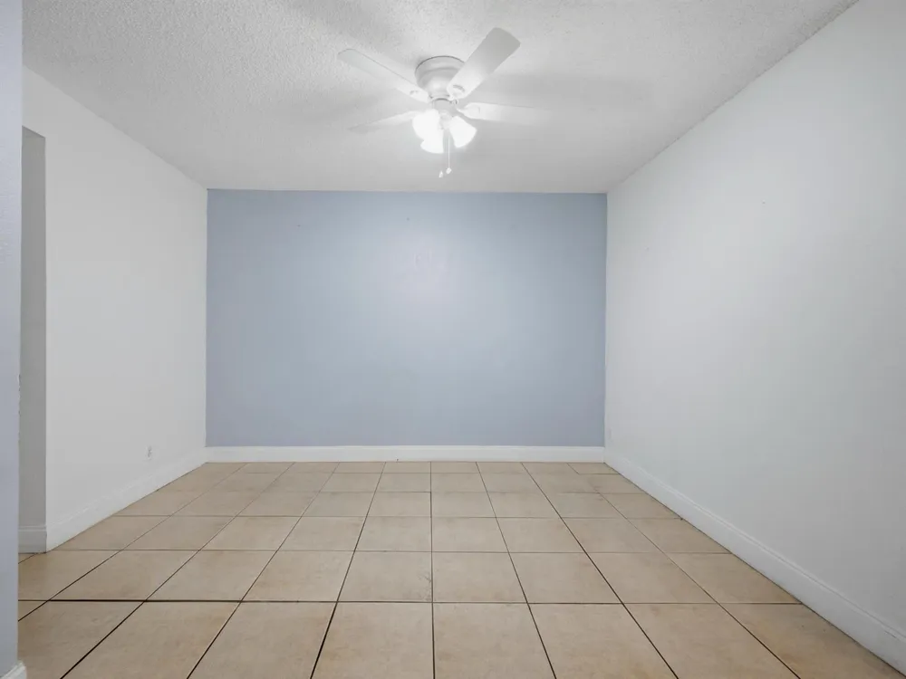 105 Woodland Road Palm Springs, FL 33461