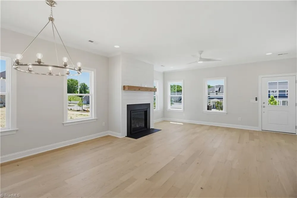 1641 Cross Village Avenue Kernersville, NC 27284
