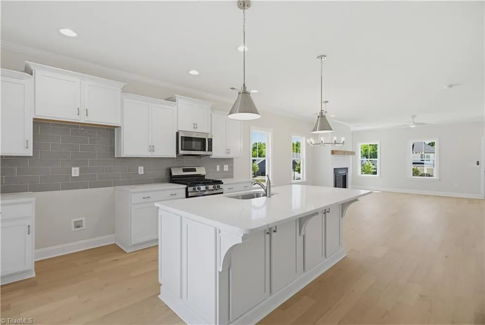 1641 Cross Village Avenue Kernersville, NC 27284