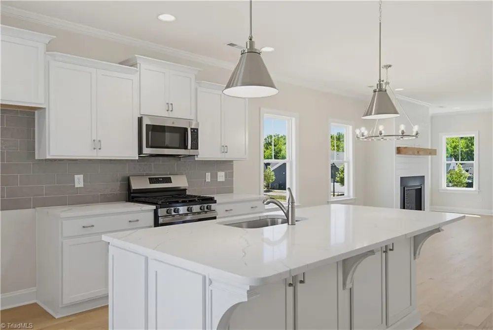 1641 Cross Village Avenue Kernersville, NC 27284