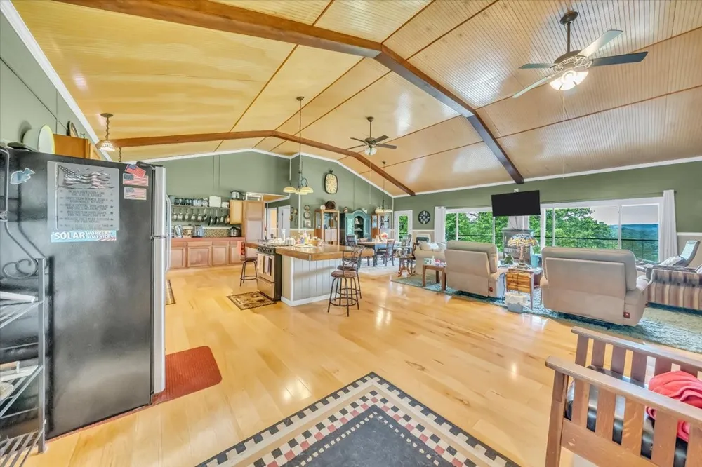 5688 Burkett Chapel Road Whitwell, TN 37397