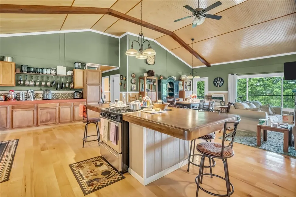 5688 Burkett Chapel Road Whitwell, TN 37397