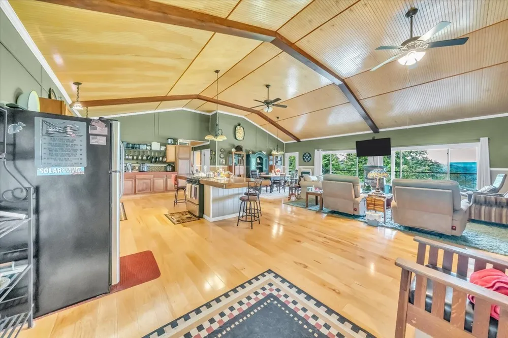 5688 Burkett Chapel Road Whitwell, TN 37397