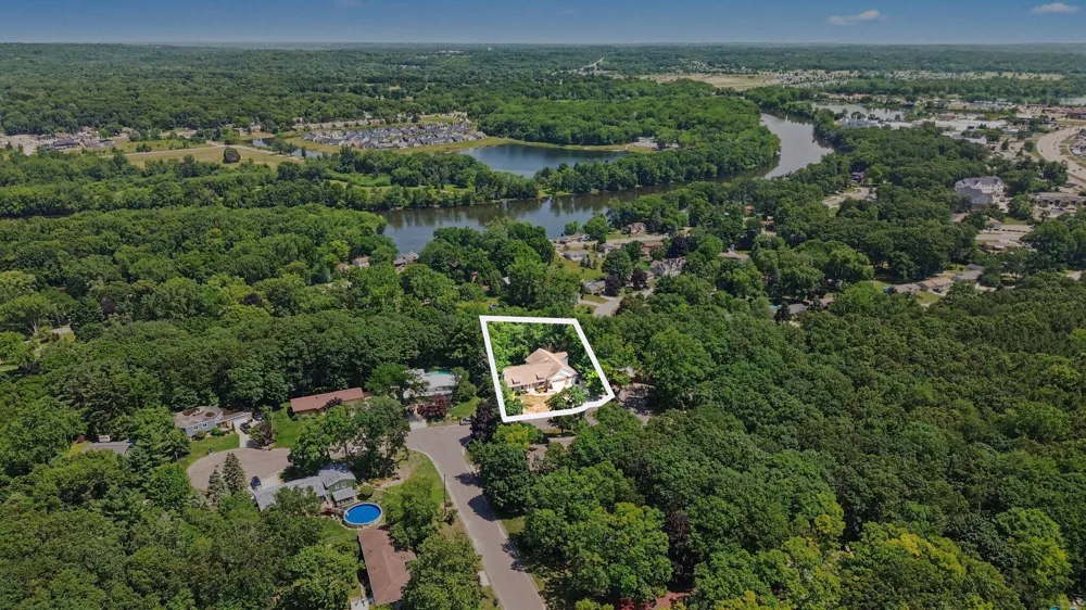 4994 Bluff Drive NE Plainfield Charter Township, MI 49525