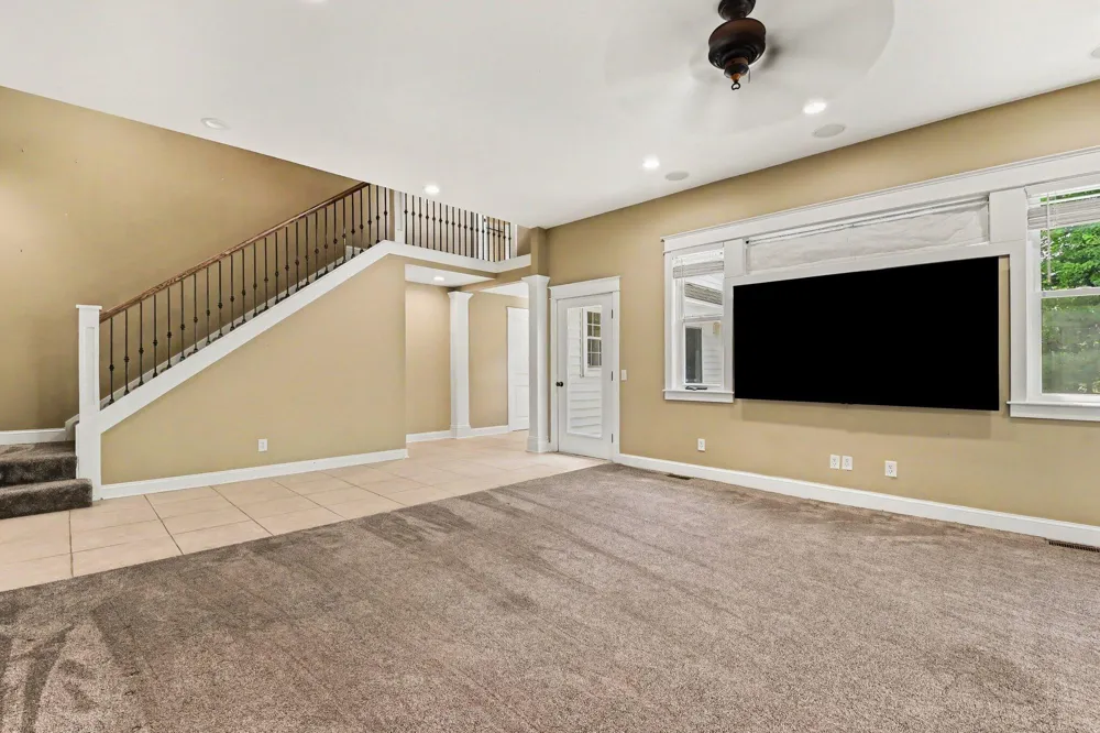 4994 Bluff Drive NE Plainfield Charter Township, MI 49525