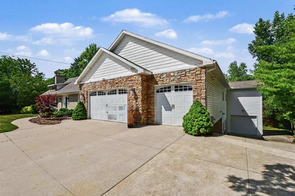 4994 Bluff Drive NE Plainfield Charter Township, MI 49525