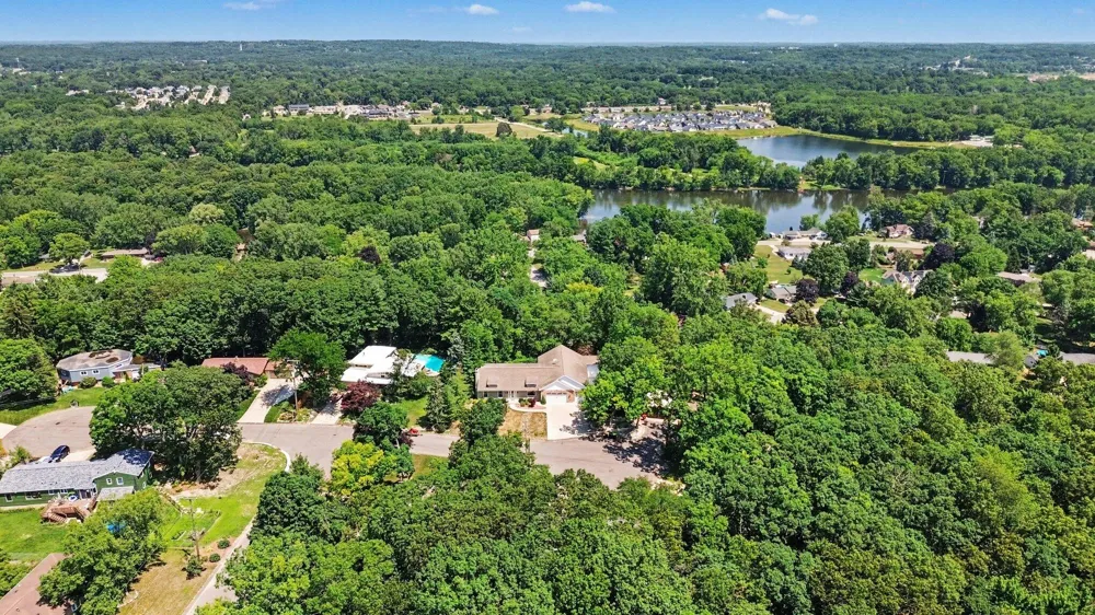 4994 Bluff Drive NE Plainfield Charter Township, MI 49525