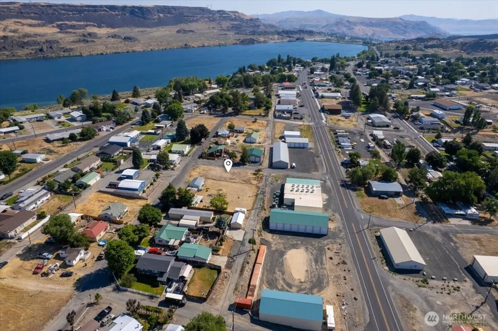 202 W Kelso Avenue Electric City, WA 99123