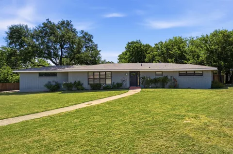 627 Bellaire Drive