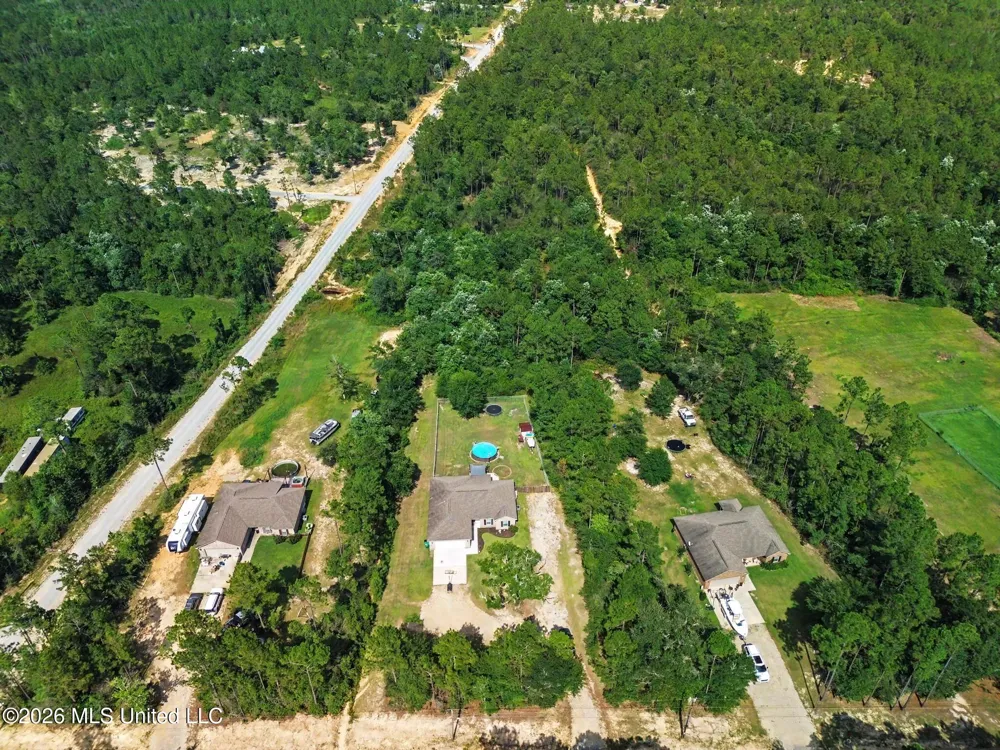 19350 Fenton Dedeaux Road Kiln, MS 39556