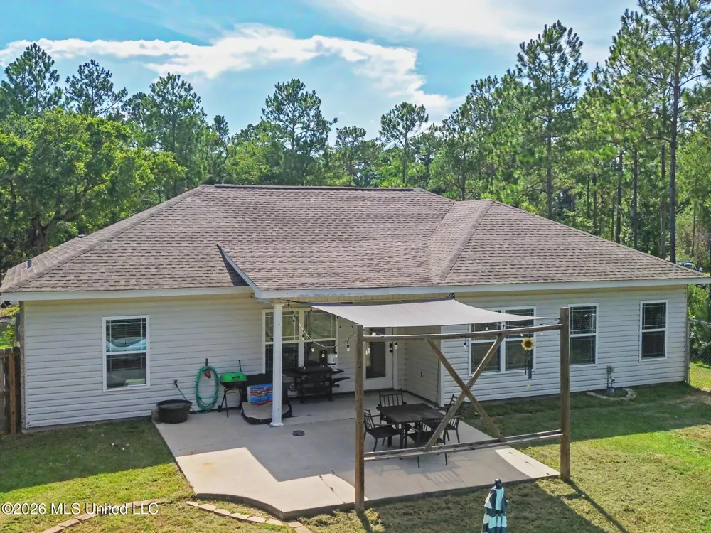 19350 Fenton Dedeaux Road Kiln, MS 39556