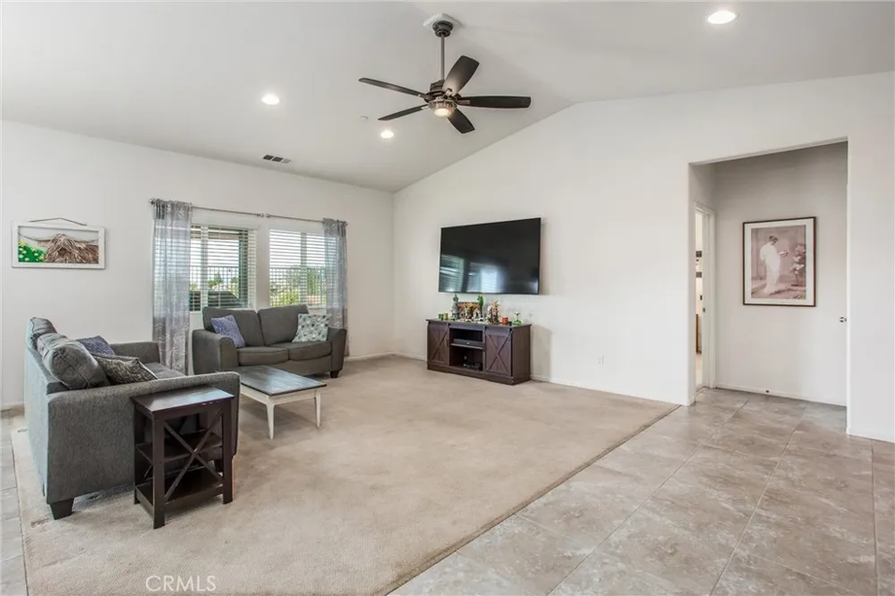 1274 Pinehurst Dr. Calimesa, CA 92320