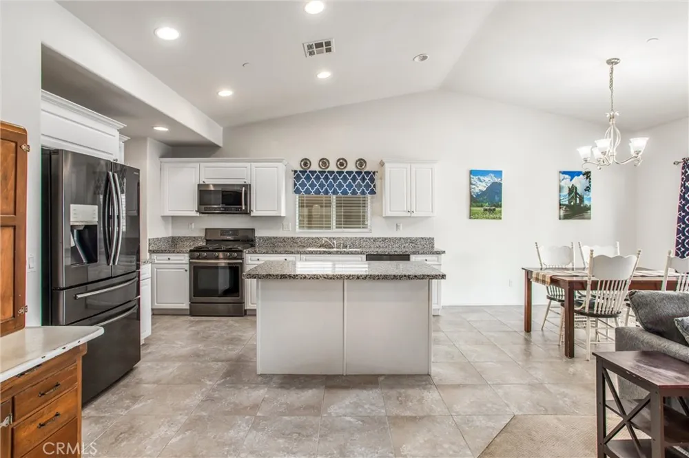 1274 Pinehurst Dr. Calimesa, CA 92320