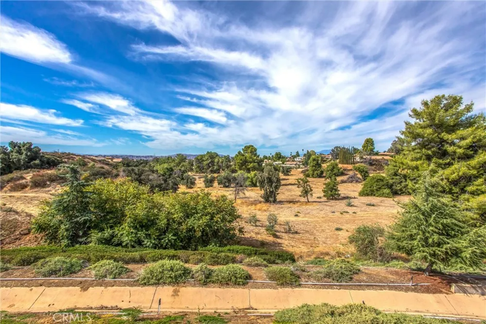 1274 Pinehurst Dr. Calimesa, CA 92320