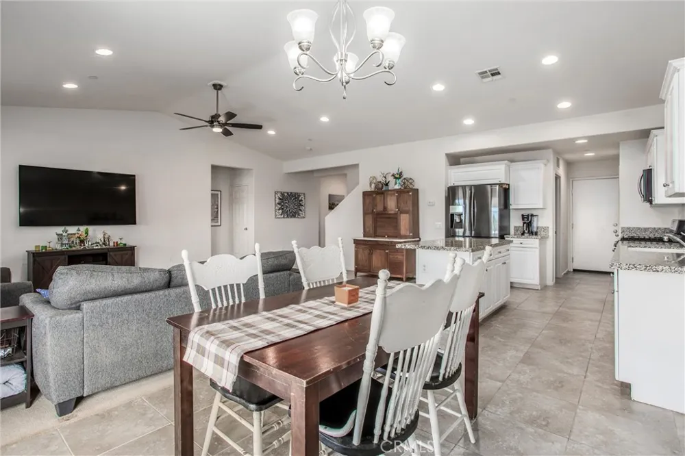 1274 Pinehurst Dr. Calimesa, CA 92320